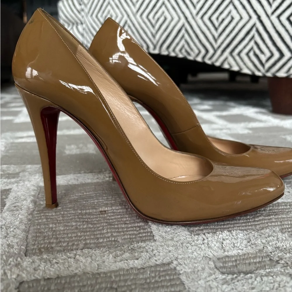 Christian Louboutin Nude Patent Heels with Red Soles - Picture 2 of 7